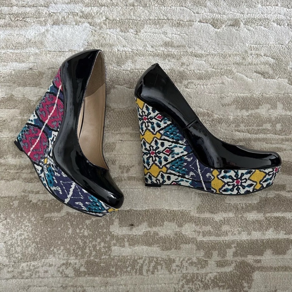 Steve Madden multicolor wedge
